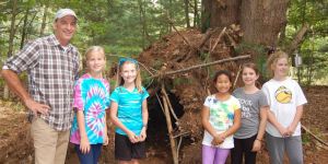 survival camp -girls -squirrel hut -teacher -Hoogstrate